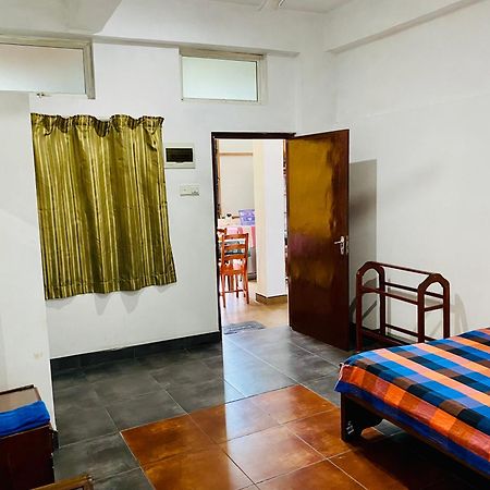 Hotel 100 Dehiwala-Mount Lavinia Exterior foto