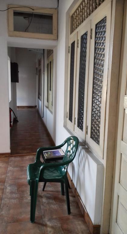 Hotel 100 Dehiwala-Mount Lavinia Exterior foto